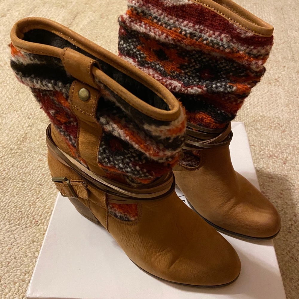 Cute cognac ankle boots!